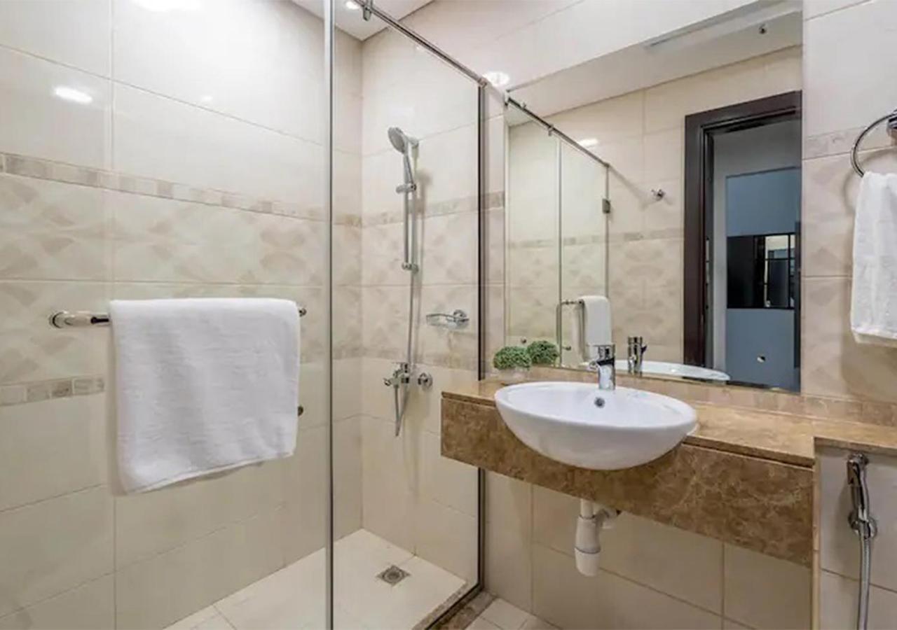 Beautiful With Canal And Seaview Apartment Dubai