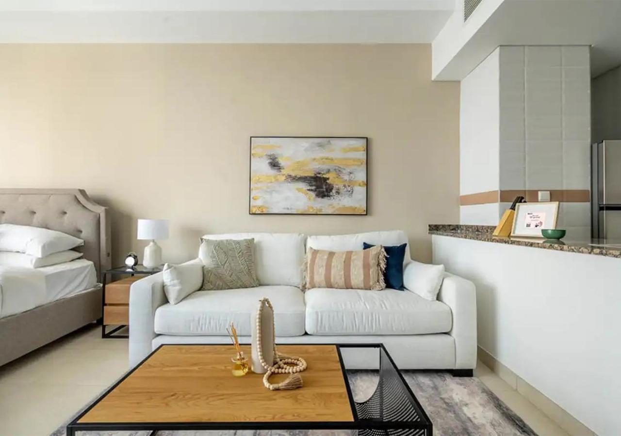 Apartment Beautiful With Canal And Seaview Dubai